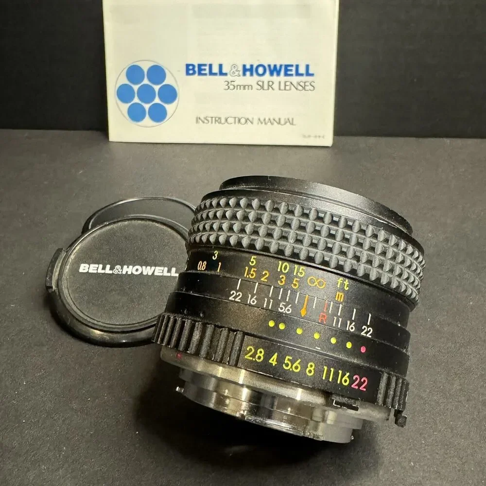 Bell and Howell 28mm F2.8 Prime Lens Minolta M/MD with Caps and Manual